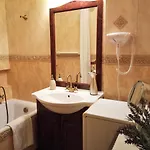 Centrum, 700m Do Plazy - 2 Sypialnie, Salon, Balkon, Bezplatny Parking, *