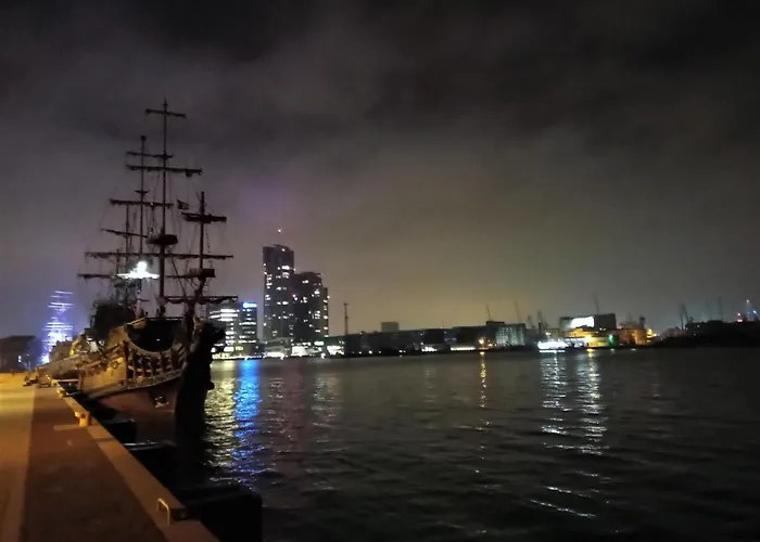 Centrum, 700m Do Plazy - 2 Sypialnie, Salon, Balkon, Bezplatny Parking, アパート