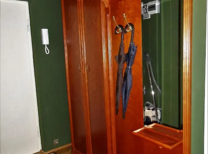 Centrum, 700m Do Plazy - 2 Sypialnie, Salon, Balkon, Bezplatny Parking, 公寓 *