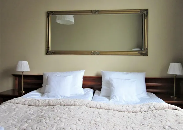 Centrum, 700m Do Plazy - 2 Sypialnie, Salon, Balkon, Bezplatny Parking, 公寓