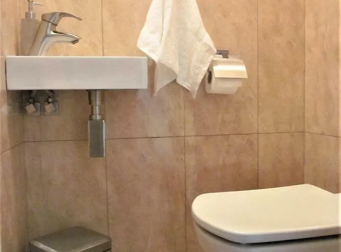 アパート Centrum, 700m Do Plazy - 2 Sypialnie, Salon, Balkon, Bezplatny Parking, グディニャ